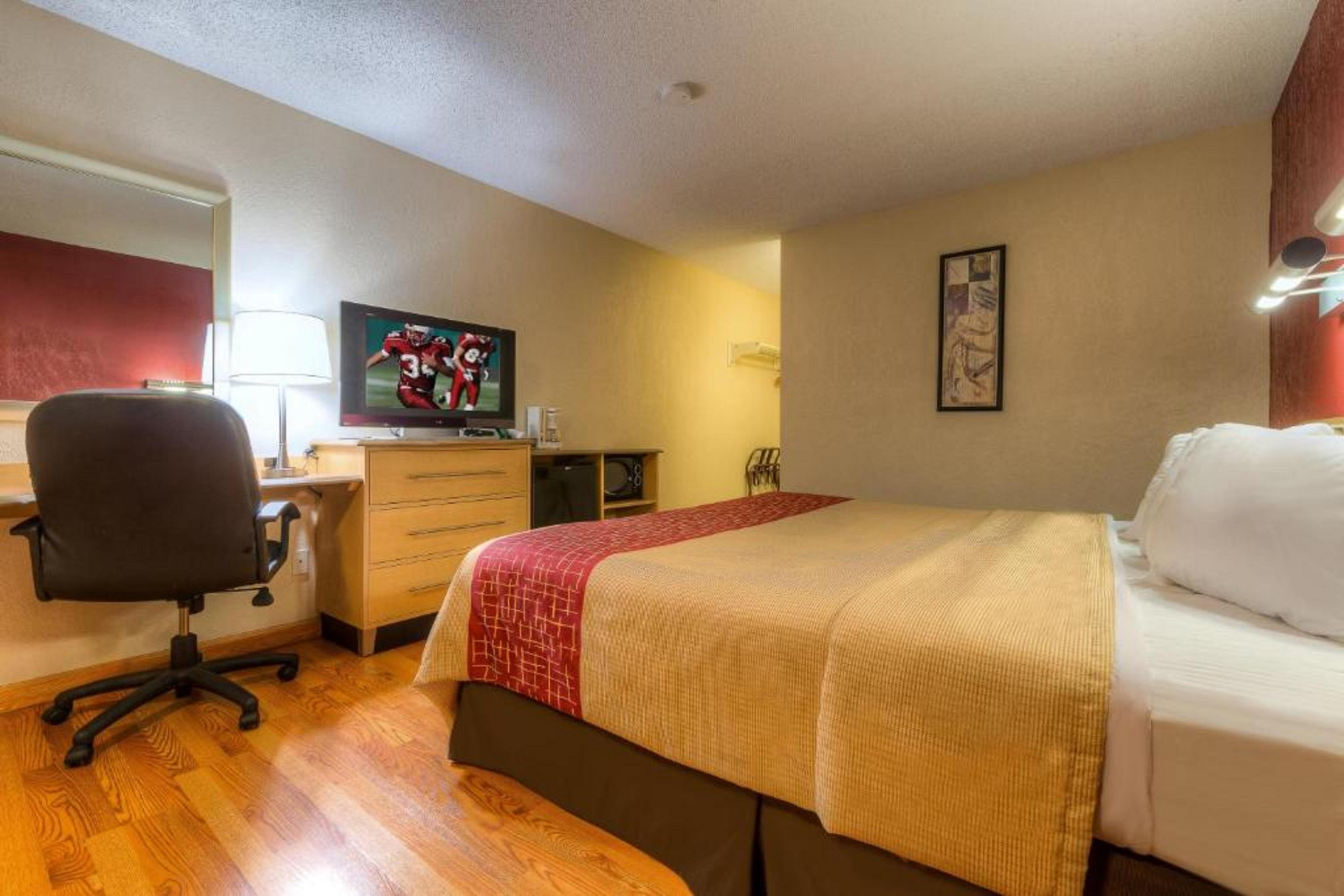 Red Roof Inn Тълса Екстериор снимка