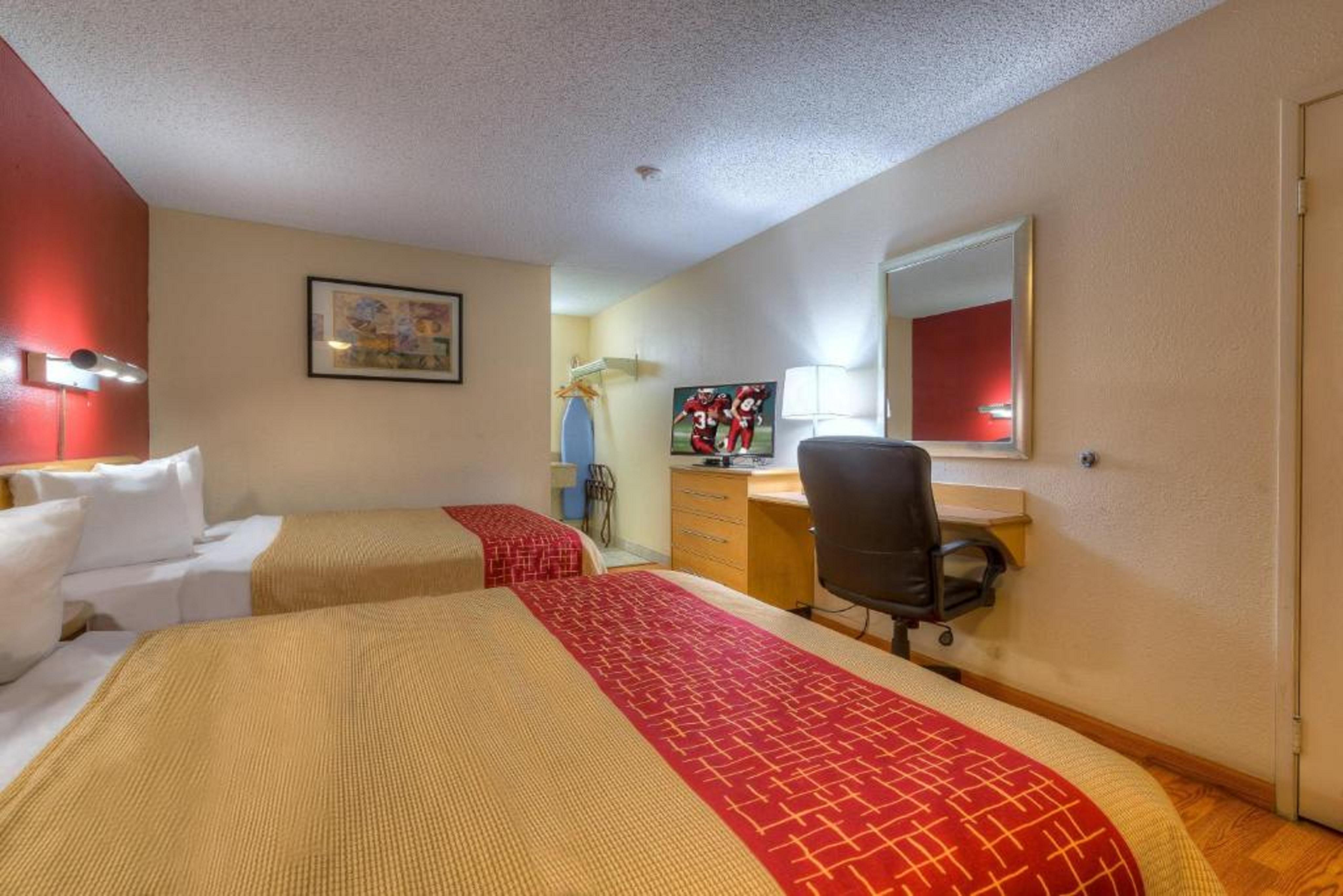 Red Roof Inn Тълса Екстериор снимка