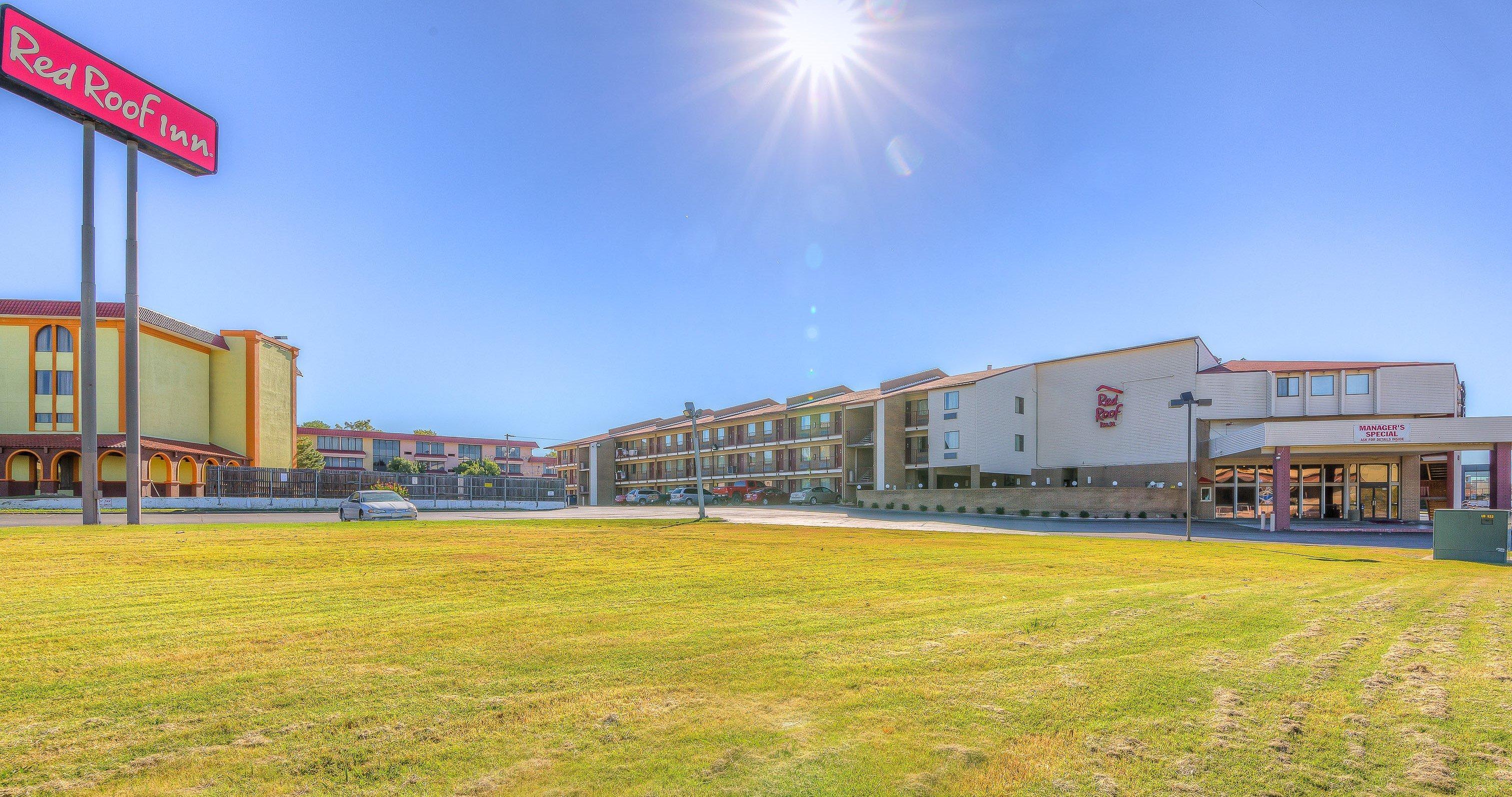 Red Roof Inn Тълса Екстериор снимка
